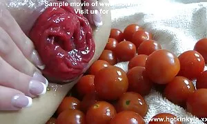 دوست دختر جوان متخصص الکترونیک را تصویر کیر و کوس مسخره می کنند