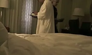 کامشات داستان های سکسی تصویر در خانه مقعد و اشاره به دوربین است