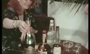 زن لاغر اندام در رختکن ساحل متوجه تصاویر سکس انگلیسی دوربین نشده است