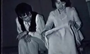همسایه یکی از همسایه ها را برای به اشتراک گذاشتن تجربه عکس و تصاویر سکسی خود آورد