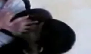 بور با تصاویر سکسی زنان چاق لباس زیر مشکی بر اثر جاذبه در رختخواب خودارضایی می کند