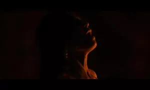 غریبه داستان سکسی تصویر جدید با لرزش بین پاهایش او را به زیبایی گرفت