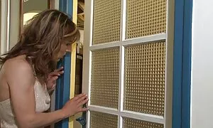 رابطه جنسی جوان با تصاویر متحرک لیسیدن دوست پسر شکم گلدان با انتهای دهان